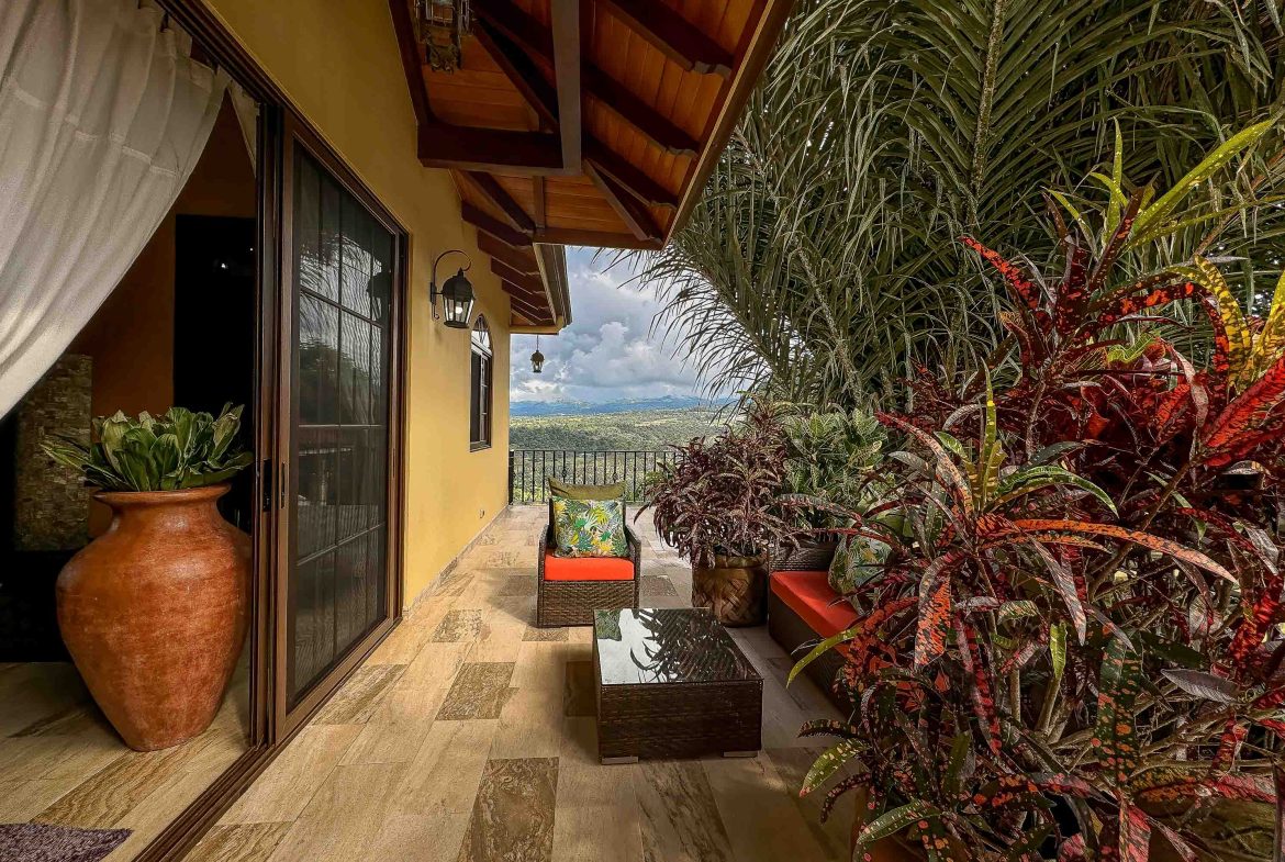 PREMIER LUXURY ESTATE RANCHO VILLA VERDE A FAMILY COMPOUND / BOUTIQUE HOTEL STYLE – 107.95 ACRES