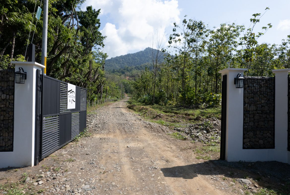 PREMIUM LOTS IN GATED COMMUNITY – 1.24 ACRES