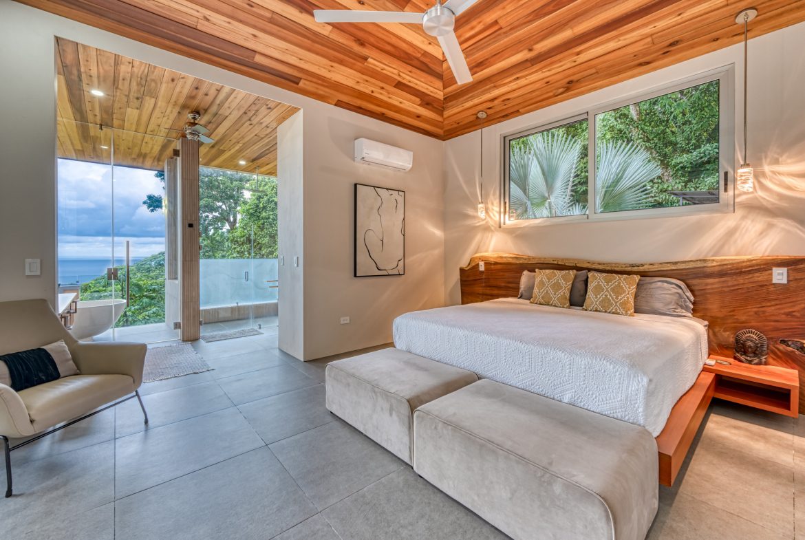 LUXURIOUS TROPICAL STYLE 4 BEDROOM CASA SULIT – 2 ACRES