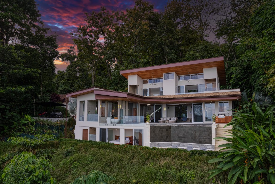 LUXURIOUS TROPICAL STYLE 4 BEDROOM CASA SULIT – 2 ACRES, Uvita, Costa Rica — photo 2