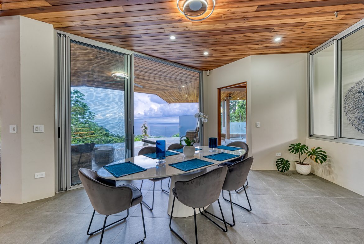 LUXURIOUS TROPICAL STYLE 4 BEDROOM CASA SULIT – 2 ACRES