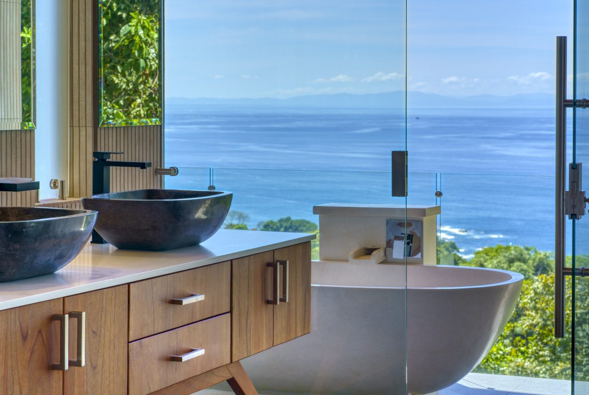 LUXURIOUS TROPICAL STYLE 4 BEDROOM CASA SULIT – 2 ACRES
