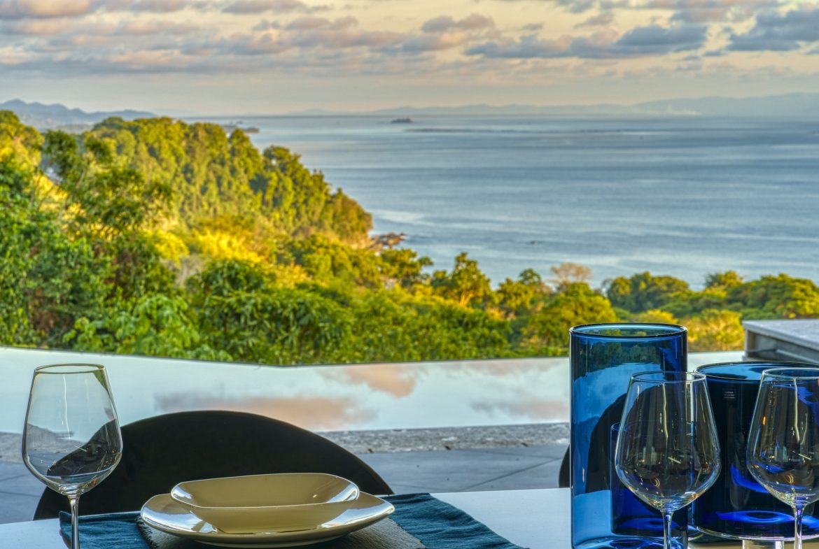 LUXURIOUS TROPICAL STYLE 4 BEDROOM CASA SULIT – 2 ACRES