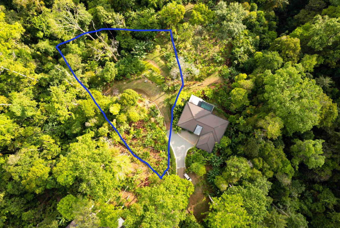 MODERN TROPICAL 4 BEDROOM IN GATED COMMUNITY NEAR DOMINICAL