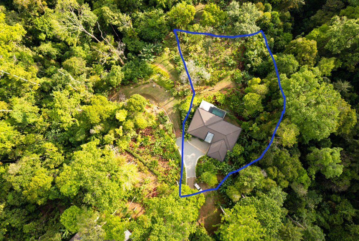 MODERN TROPICAL 4 BEDROOM IN GATED COMMUNITY NEAR DOMINICAL