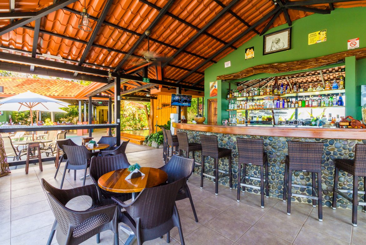 FAMOUS HOTEL WITH STUNNING OCEAN VIEWS OVERLOOKING THE WHALE’S TAIL IN UVITA – 2.7 Acres