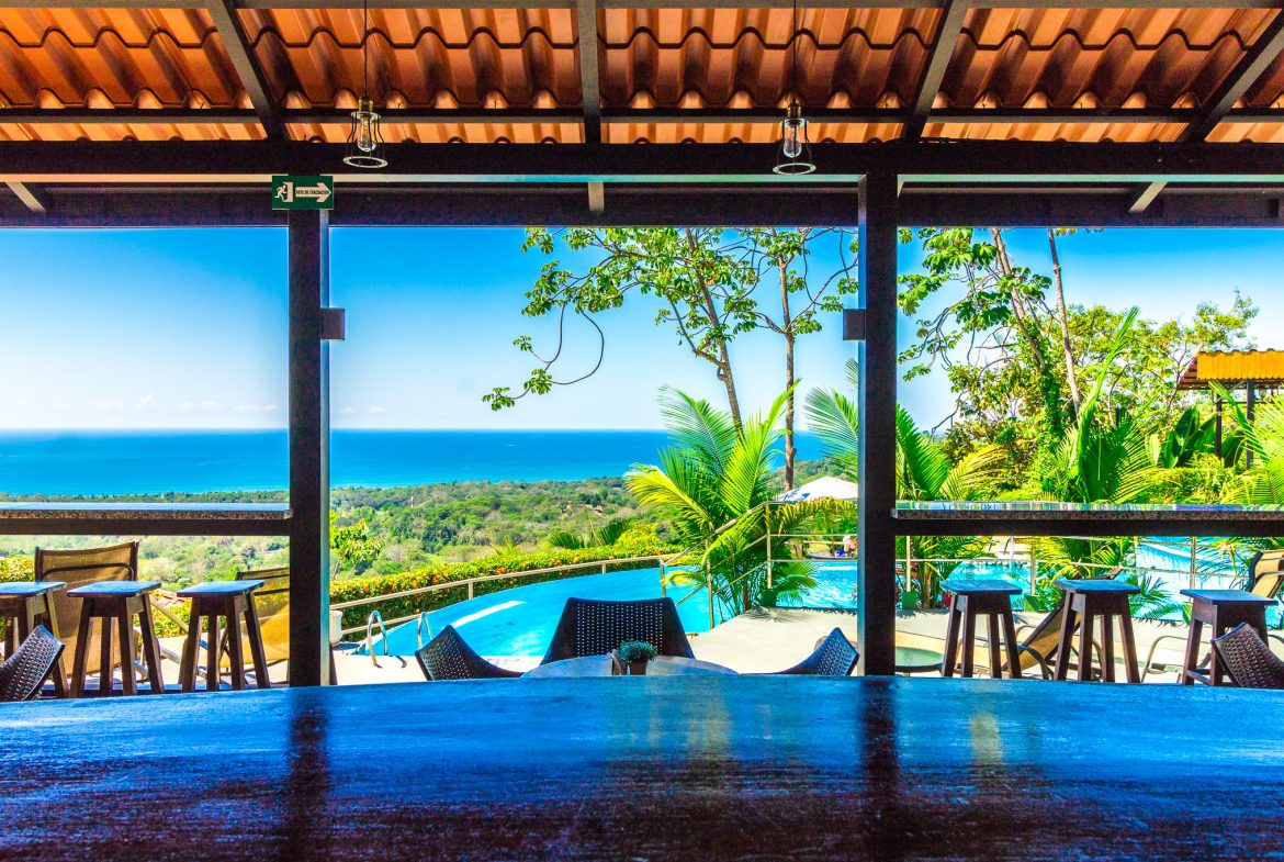 FAMOUS HOTEL WITH STUNNING OCEAN VIEWS OVERLOOKING THE WHALE’S TAIL IN UVITA – 2.7 Acres