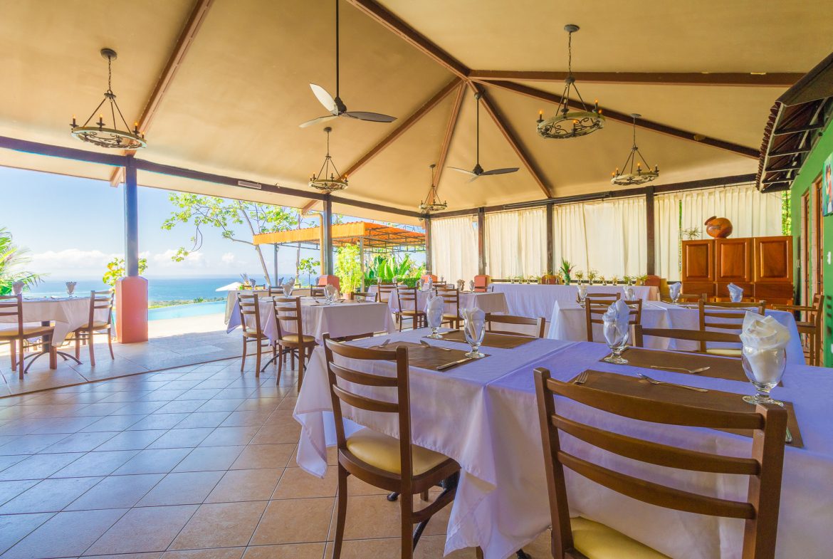 FAMOUS HOTEL WITH STUNNING OCEAN VIEWS OVERLOOKING THE WHALE’S TAIL IN UVITA – 2.7 Acres