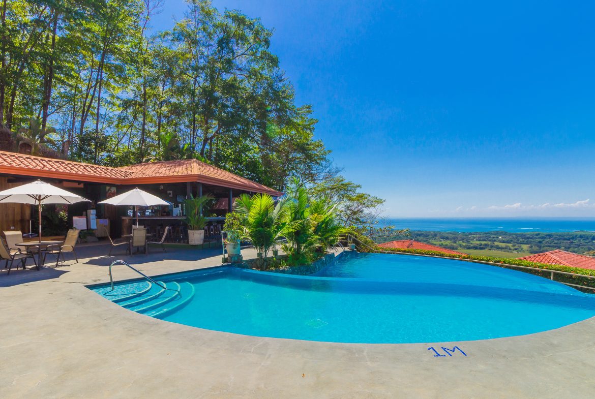 FAMOUS HOTEL WITH STUNNING OCEAN VIEWS OVERLOOKING THE WHALE’S TAIL IN UVITA – 2.7 Acres