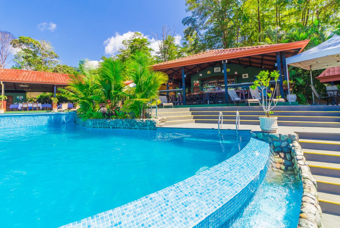 FAMOUS HOTEL WITH STUNNING OCEAN VIEWS OVERLOOKING THE WHALE’S TAIL IN UVITA – 2.7 Acres