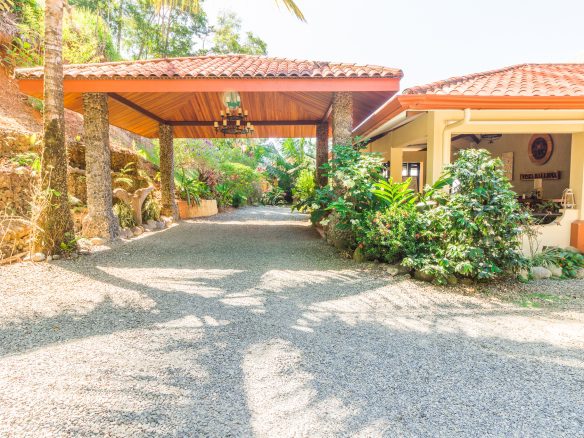 FAMOUS HOTEL WITH STUNNING OCEAN VIEWS OVERLOOKING THE WHALE’S TAIL IN UVITA – 2.7 Acres, Uvita, Costa Rica — photo 8