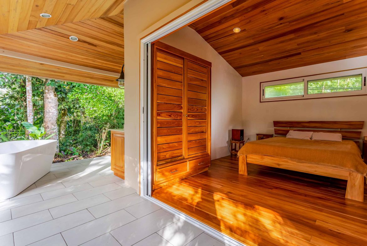 SELF-SUSTAINED LUXURY LIVING FARM WITH RIVER FRONTAGE – 19 ACRES, Uvita, Costa Rica — photo 6