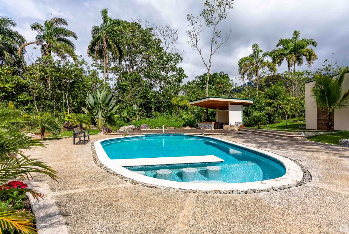 SELF-SUSTAINED LUXURY LIVING FARM WITH RIVER FRONTAGE – 19 ACRES, Uvita, Costa Rica — photo 3