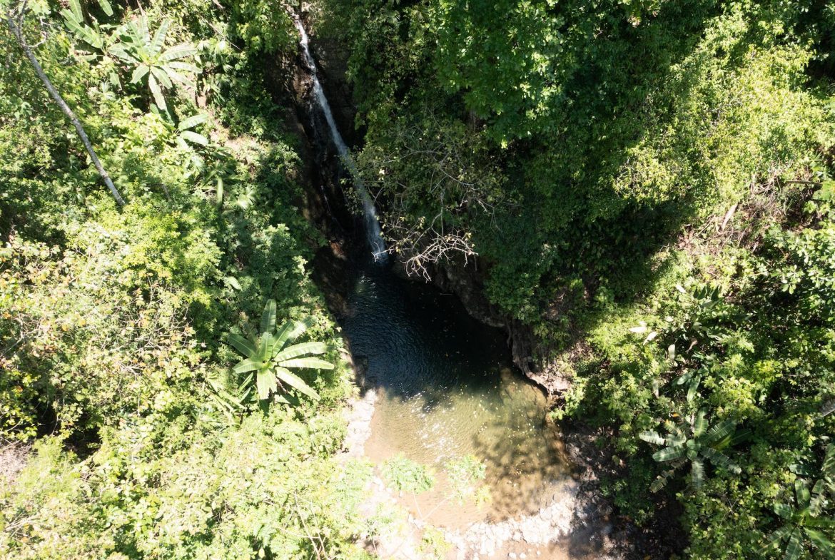PROPERTY WITH WATERFALLS ACCESS, OCEAN, MOUNTAIN AND JUNGLE VIEWS – 75 ACRES