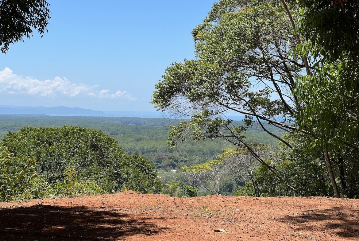 PROPERTY WITH WATERFALLS ACCESS, OCEAN, MOUNTAIN AND JUNGLE VIEWS – 75 ACRES