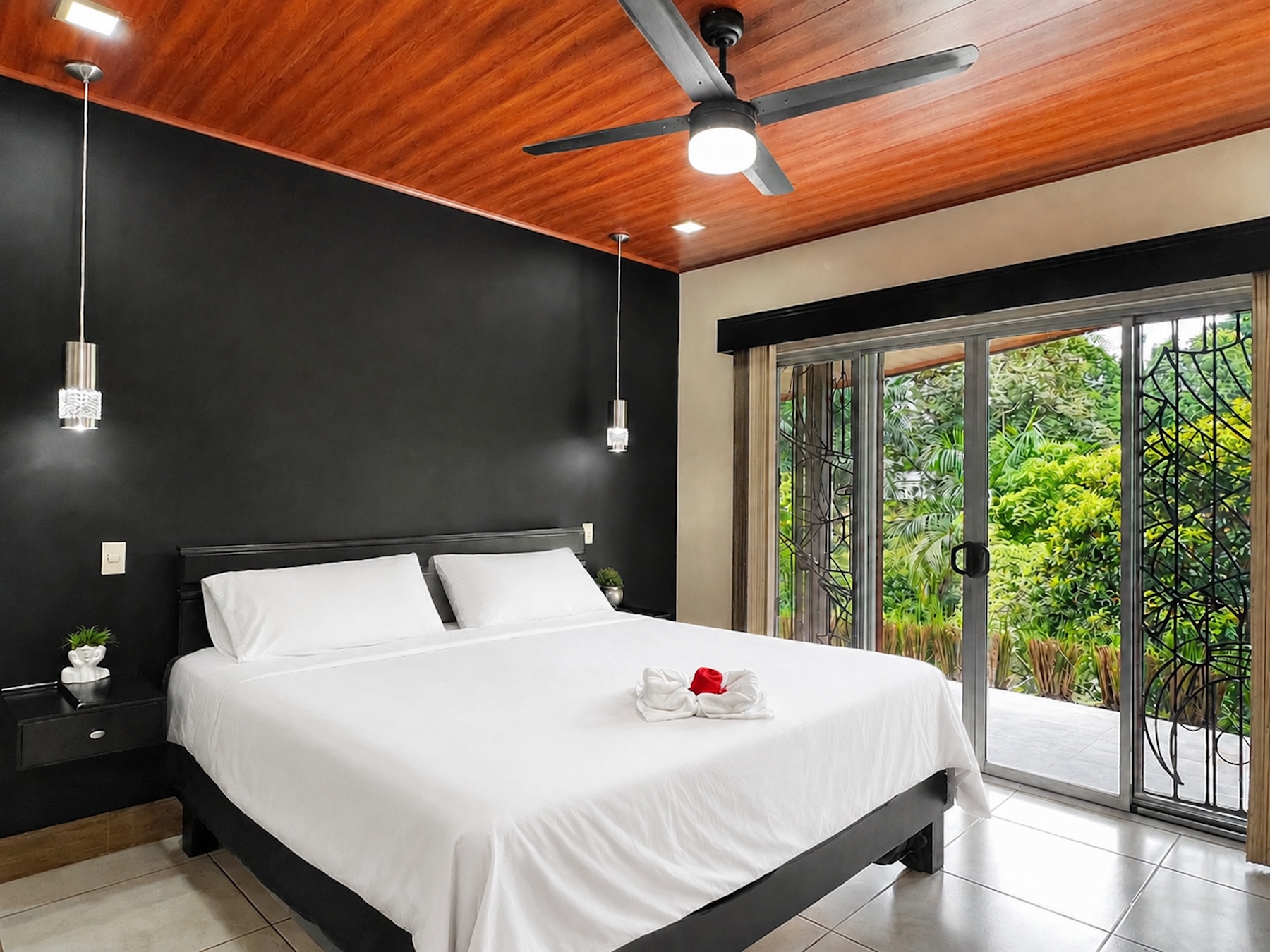 CHARMING SINGLE-STORY RESIDENCE IN A SPACIOUS TROPICAL SETTING WITH GREAT POTENTIAL FOR EXPANSION, IN LOURDES QUEPOS – 1.24 ACRES