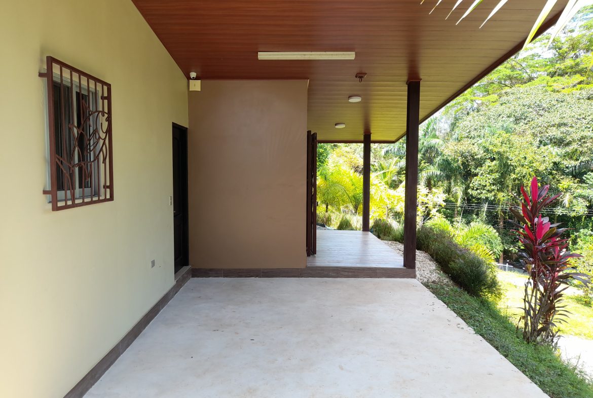 CASA BILLFISH 2 BEDROOM HOME IN QUEPOS – 1.24 Acres, Uvita, Costa Rica — photo 4
