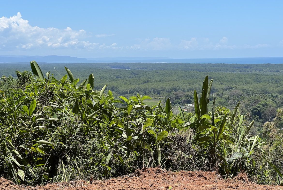 PROPERTY WITH WATERFALLS ACCESS, OCEAN, MOUNTAIN AND JUNGLE VIEWS – 75 ACRES