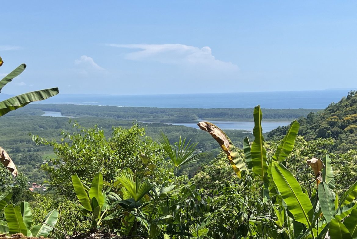 PROPERTY WITH WATERFALLS ACCESS, OCEAN, MOUNTAIN AND JUNGLE VIEWS – 75 ACRES