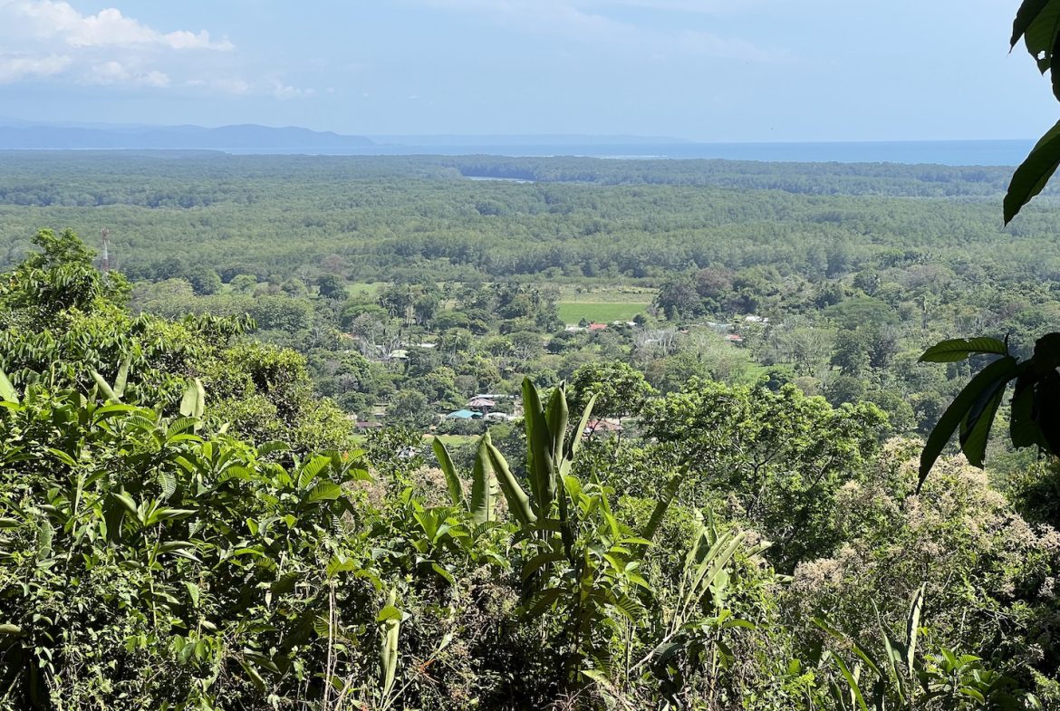 PROPERTY WITH WATERFALLS ACCESS, OCEAN, MOUNTAIN AND JUNGLE VIEWS – 75 ACRES
