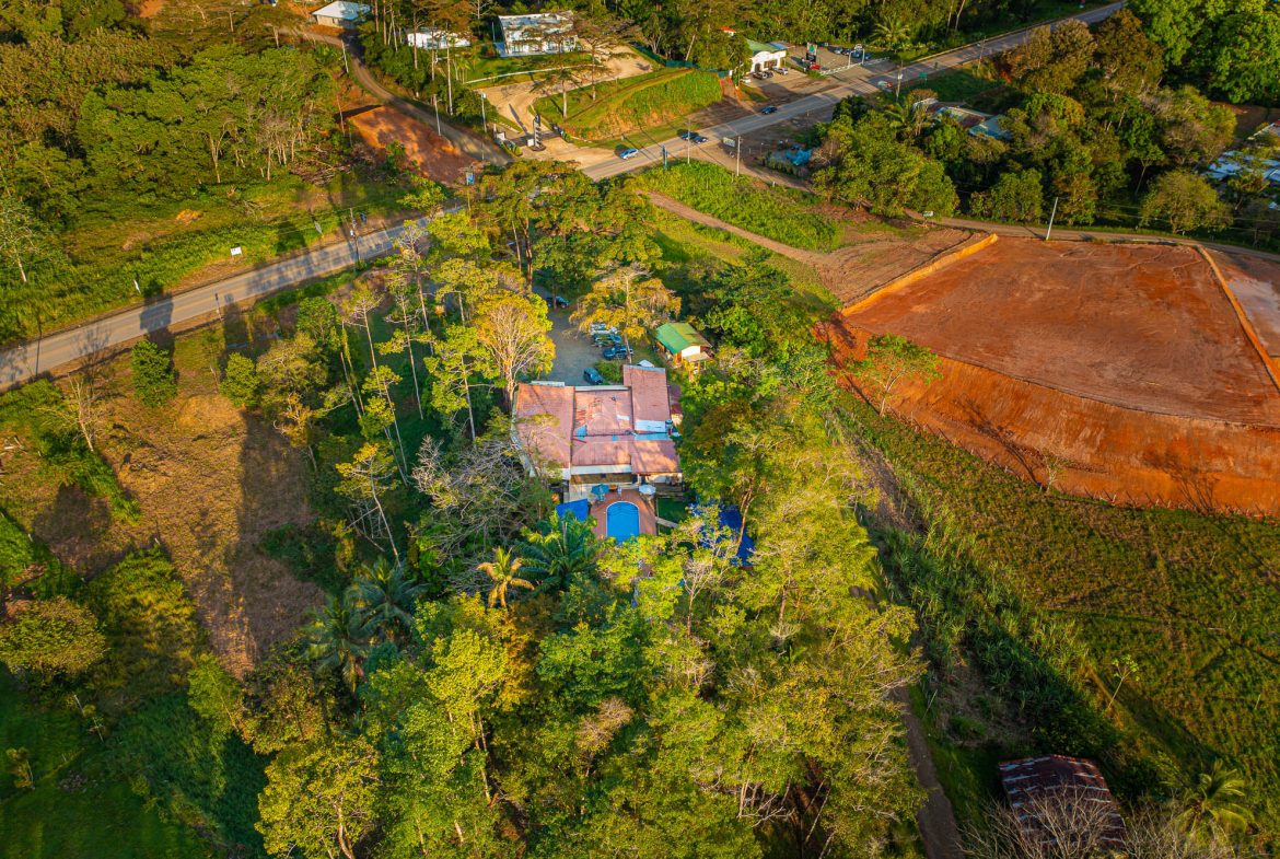 POPULAR FULLY FUNCTIONING UVITA RESTAURANT – 1.2 ACRES