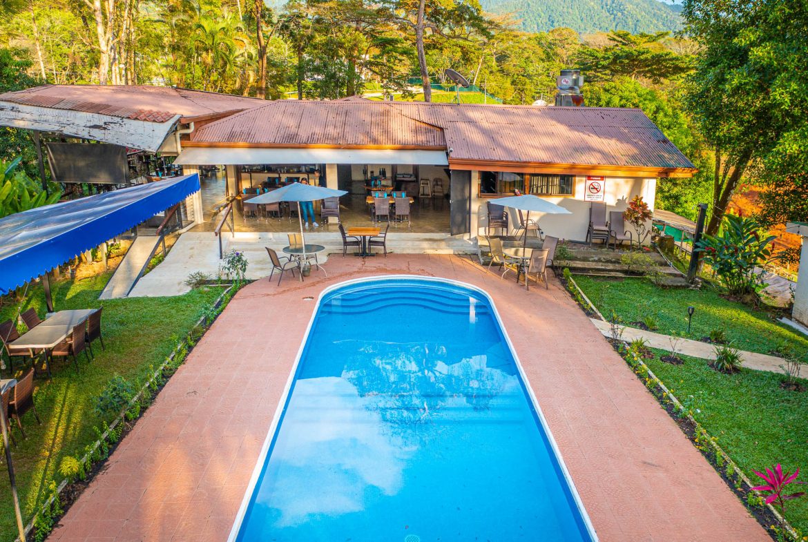 POPULAR FULLY FUNCTIONING UVITA RESTAURANT – 1.2 ACRES
