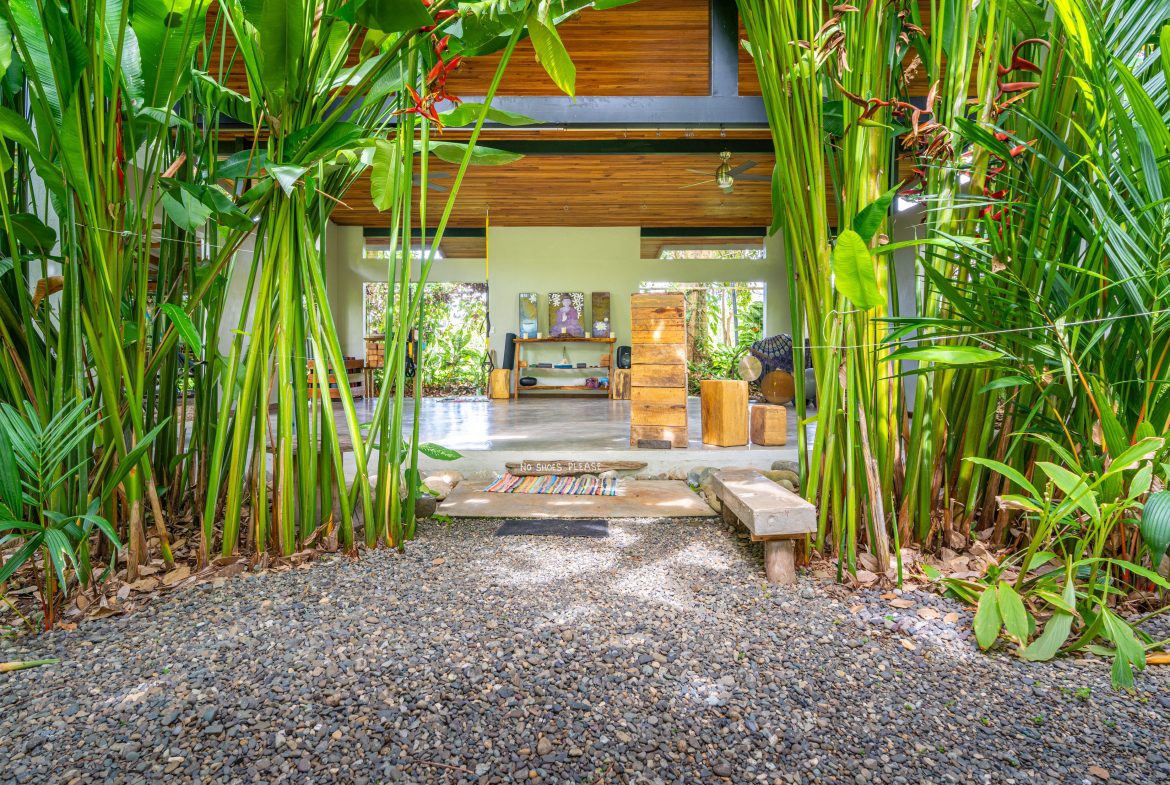 2 RESIDENCES, CABINAS, AND MORE FROM THIS WALK TO THE BEACH PROPERTY – 0.68 ACRES, Uvita, Costa Rica — photo 5