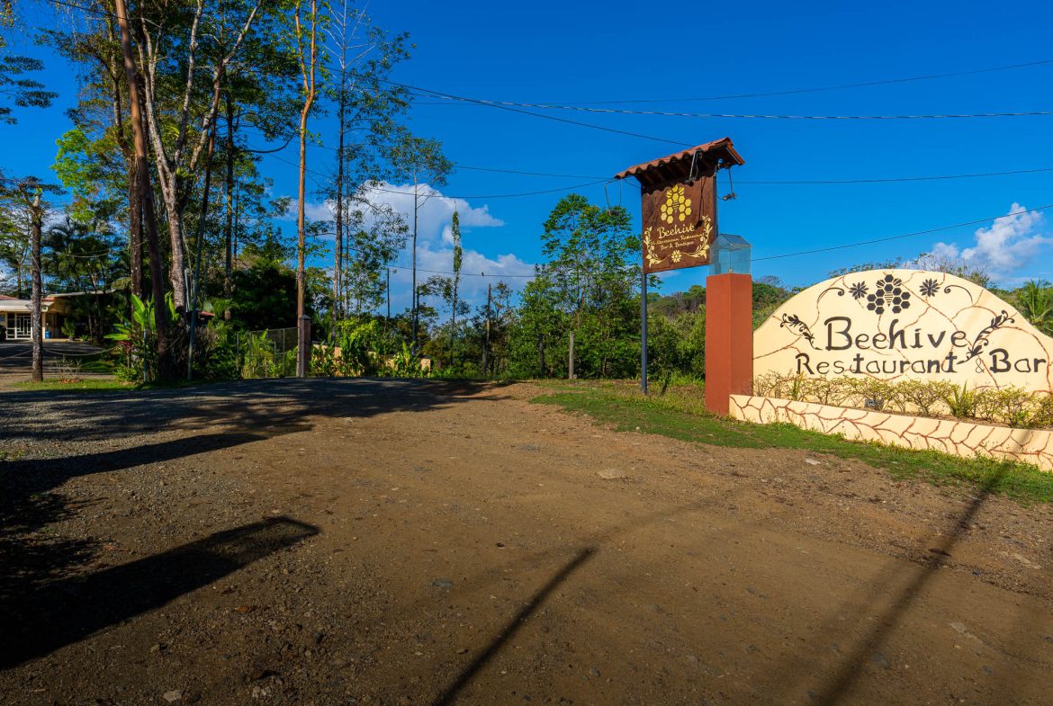 POPULAR FULLY FUNCTIONING UVITA RESTAURANT – 1.2 ACRES