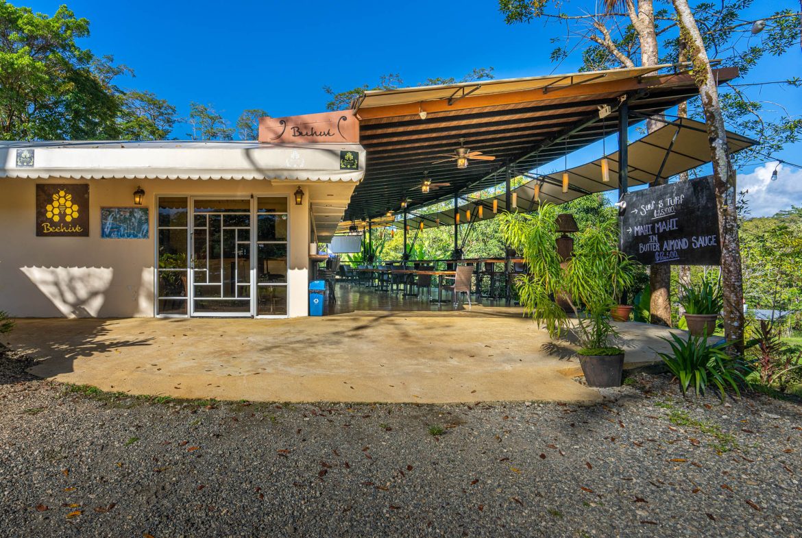 POPULAR FULLY FUNCTIONING UVITA RESTAURANT – 1.2 ACRES