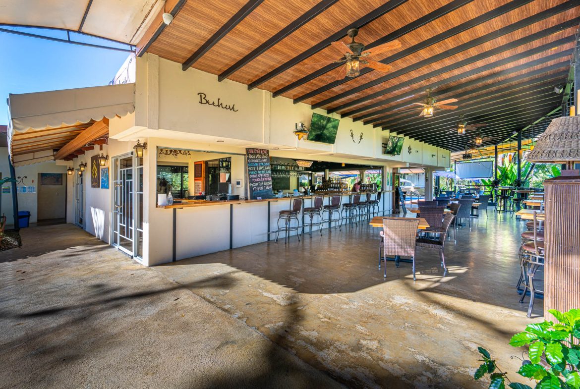 POPULAR FULLY FUNCTIONING UVITA RESTAURANT – 1.2 ACRES