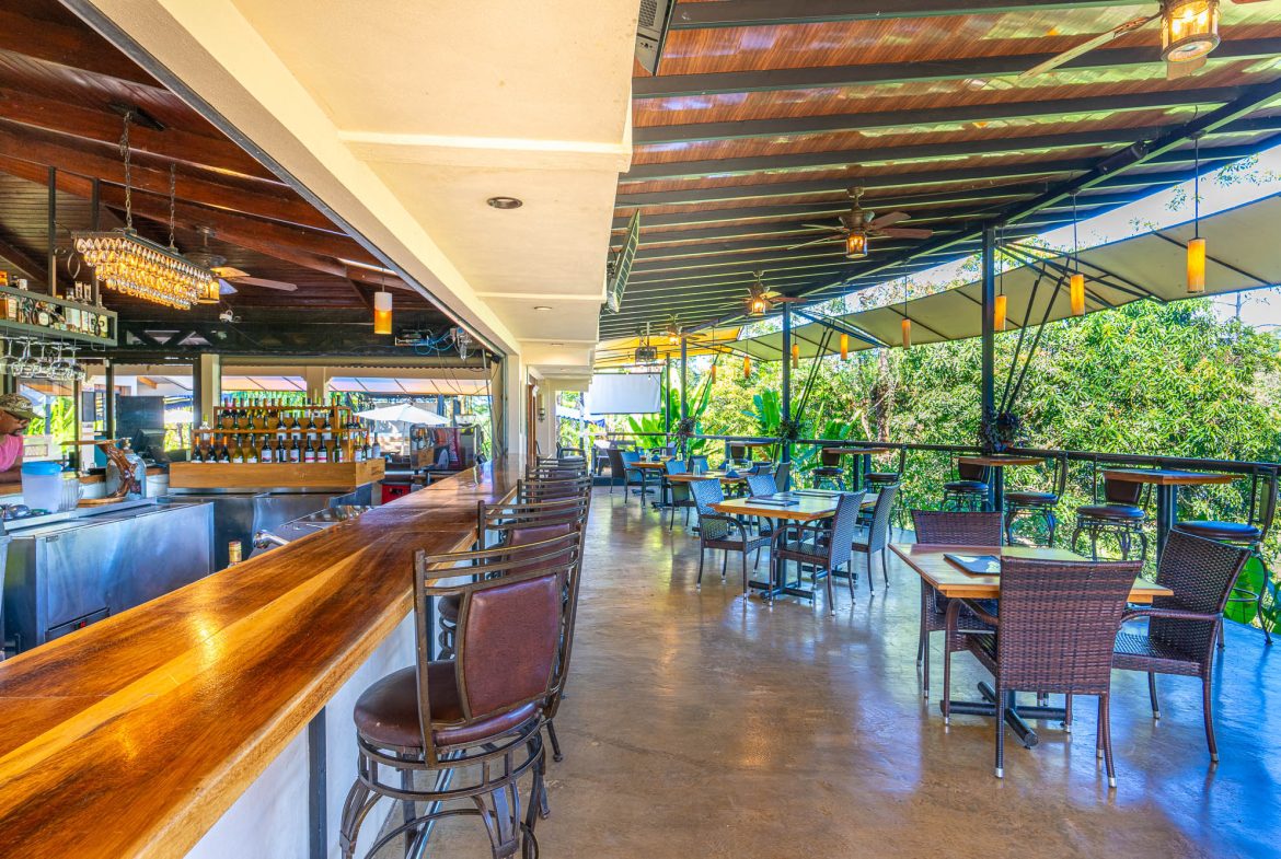 POPULAR FULLY FUNCTIONING UVITA RESTAURANT – 1.2 ACRES