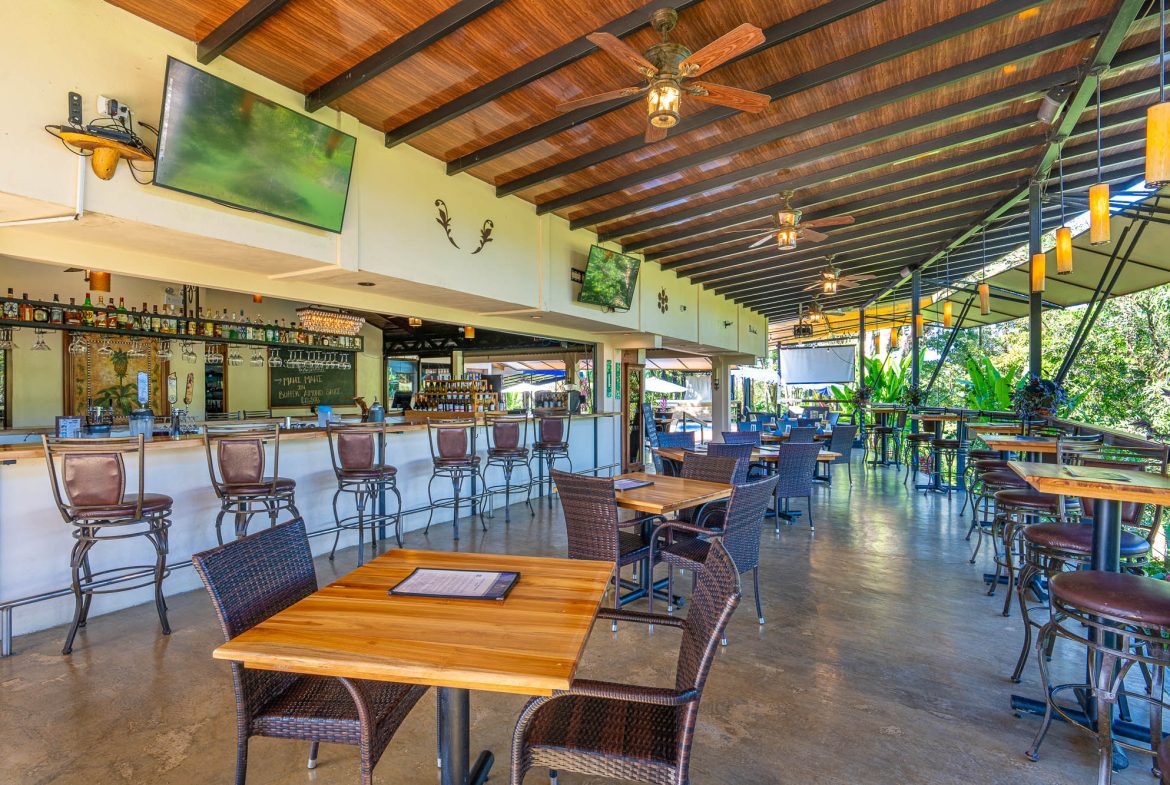 POPULAR FULLY FUNCTIONING UVITA RESTAURANT – 1.2 ACRES