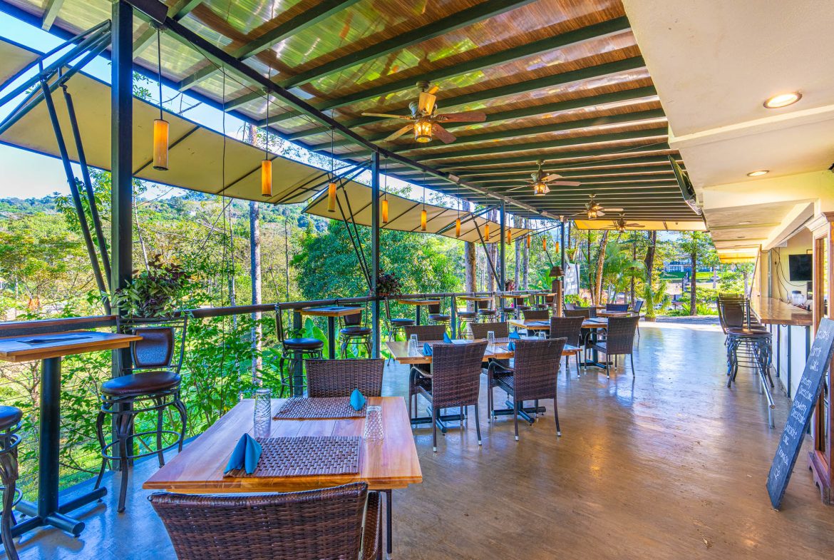 POPULAR FULLY FUNCTIONING UVITA RESTAURANT – 1.2 ACRES
