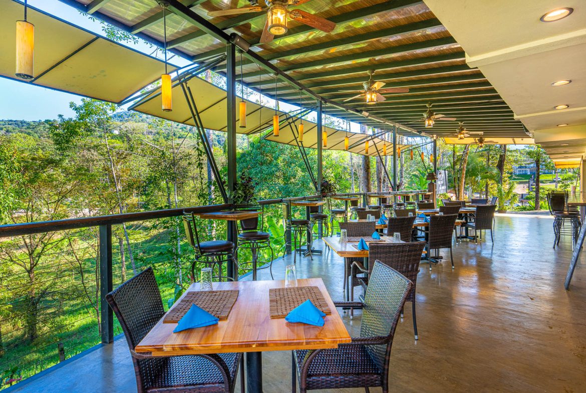 POPULAR FULLY FUNCTIONING UVITA RESTAURANT – 1.2 ACRES