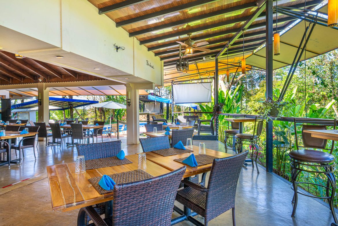 POPULAR FULLY FUNCTIONING UVITA RESTAURANT – 1.2 ACRES