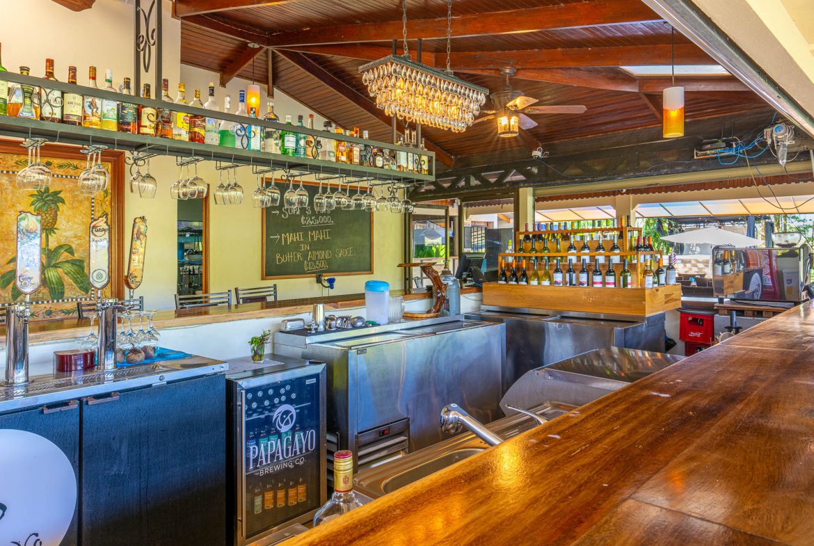 POPULAR FULLY FUNCTIONING UVITA RESTAURANT – 1.2 ACRES