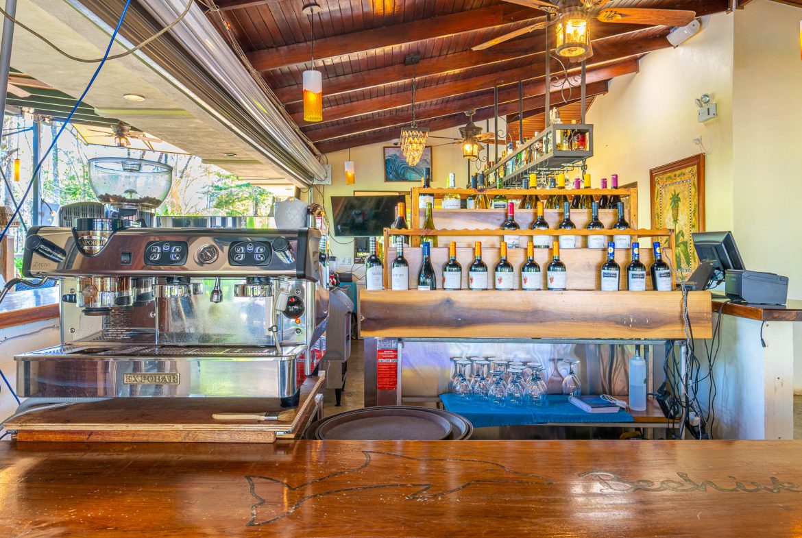 POPULAR FULLY FUNCTIONING UVITA RESTAURANT – 1.2 ACRES