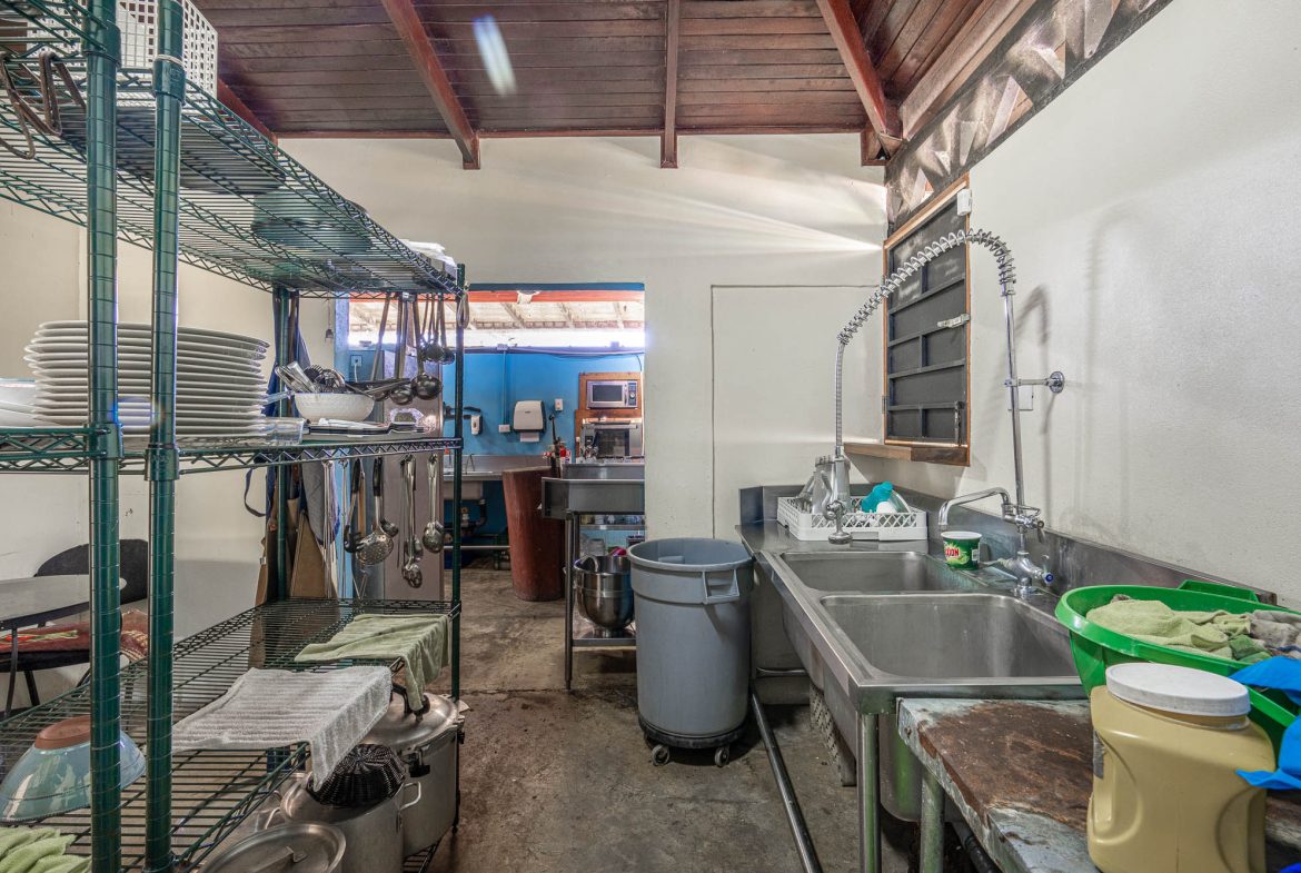 POPULAR FULLY FUNCTIONING UVITA RESTAURANT – 1.2 ACRES
