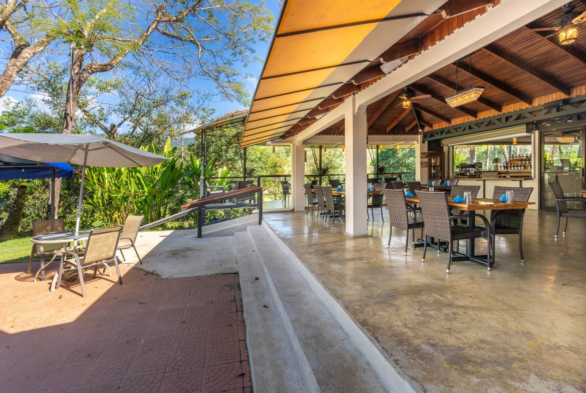 POPULAR FULLY FUNCTIONING UVITA RESTAURANT – 1.2 ACRES