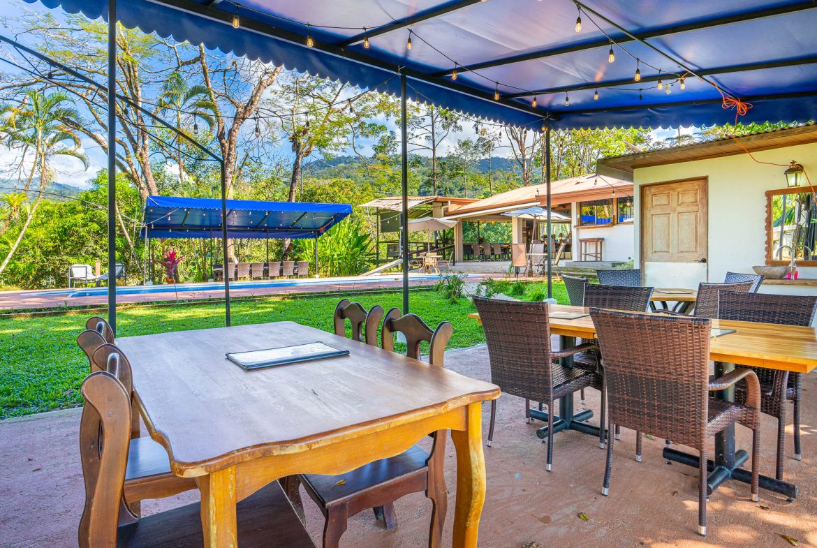 POPULAR FULLY FUNCTIONING UVITA RESTAURANT – 1.2 ACRES
