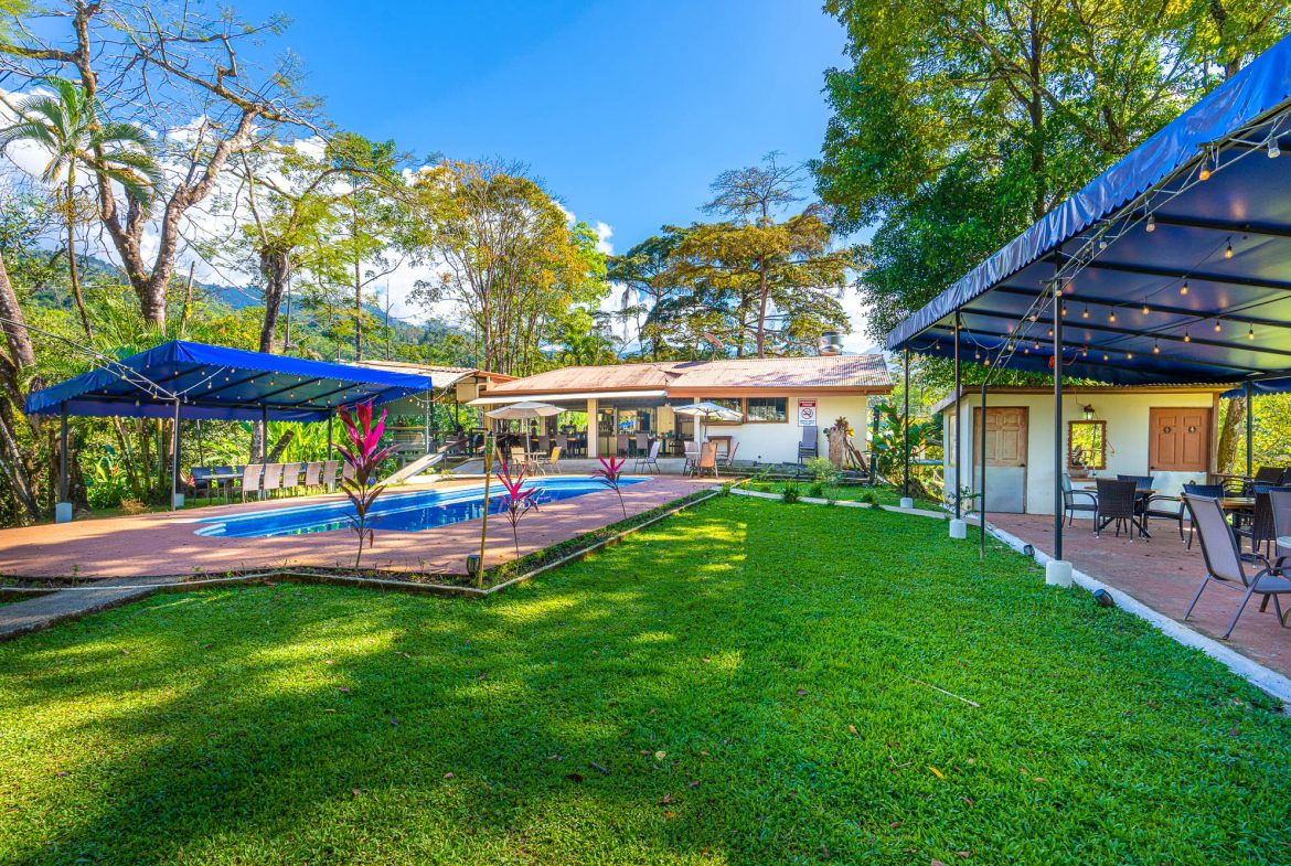 POPULAR FULLY FUNCTIONING UVITA RESTAURANT – 1.2 ACRES
