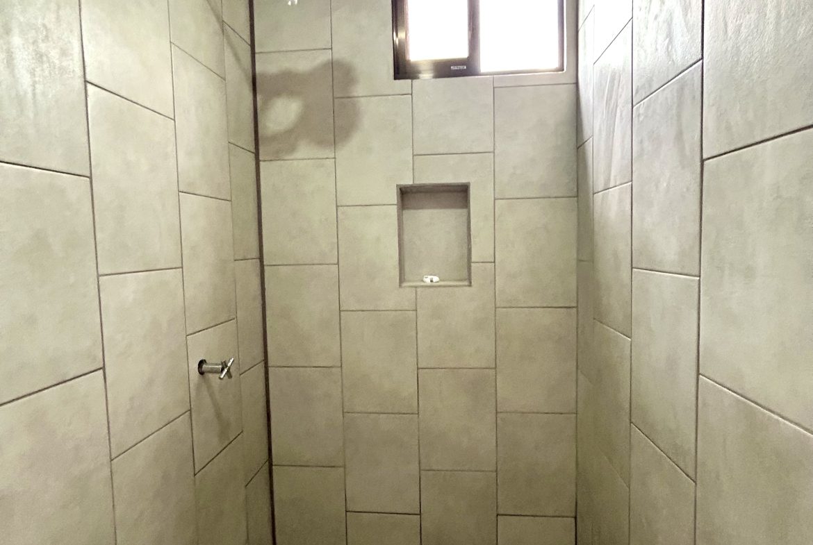 PRIME 4-UNIT APARTMENT COMPLEX IN UVITA – IDEAL INVESTMENT OPPORTUNITY