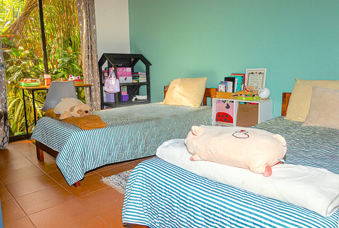 INVESTMENT PROPERTY HOME WITH CHALETS – CABINAS AND A STUDIO IN MANUEL ANTONIO – 2.86 ACRES