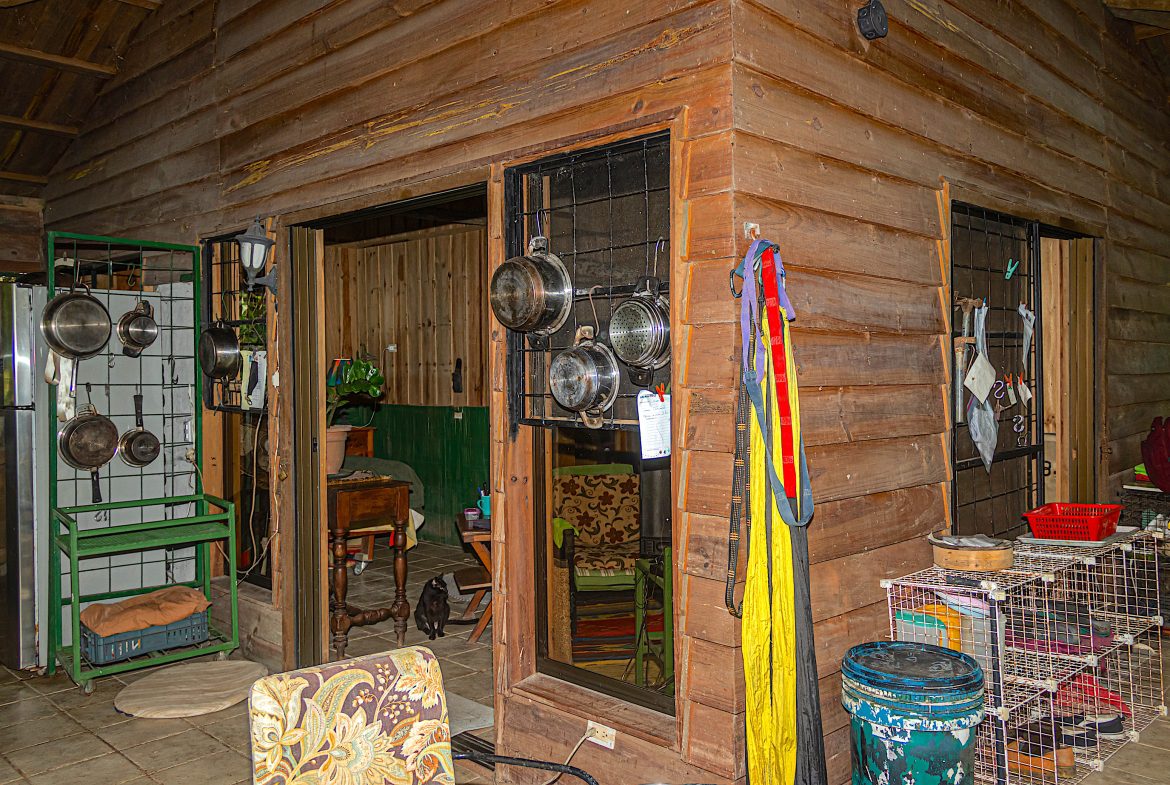 INVESTMENT PROPERTY HOME WITH CHALETS – CABINAS AND A STUDIO IN MANUEL ANTONIO – 2.86 ACRES