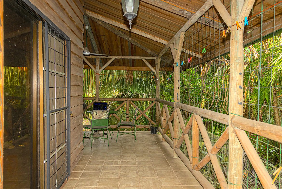INVESTMENT PROPERTY HOME WITH CHALETS – CABINAS AND A STUDIO IN MANUEL ANTONIO – 2.86 ACRES