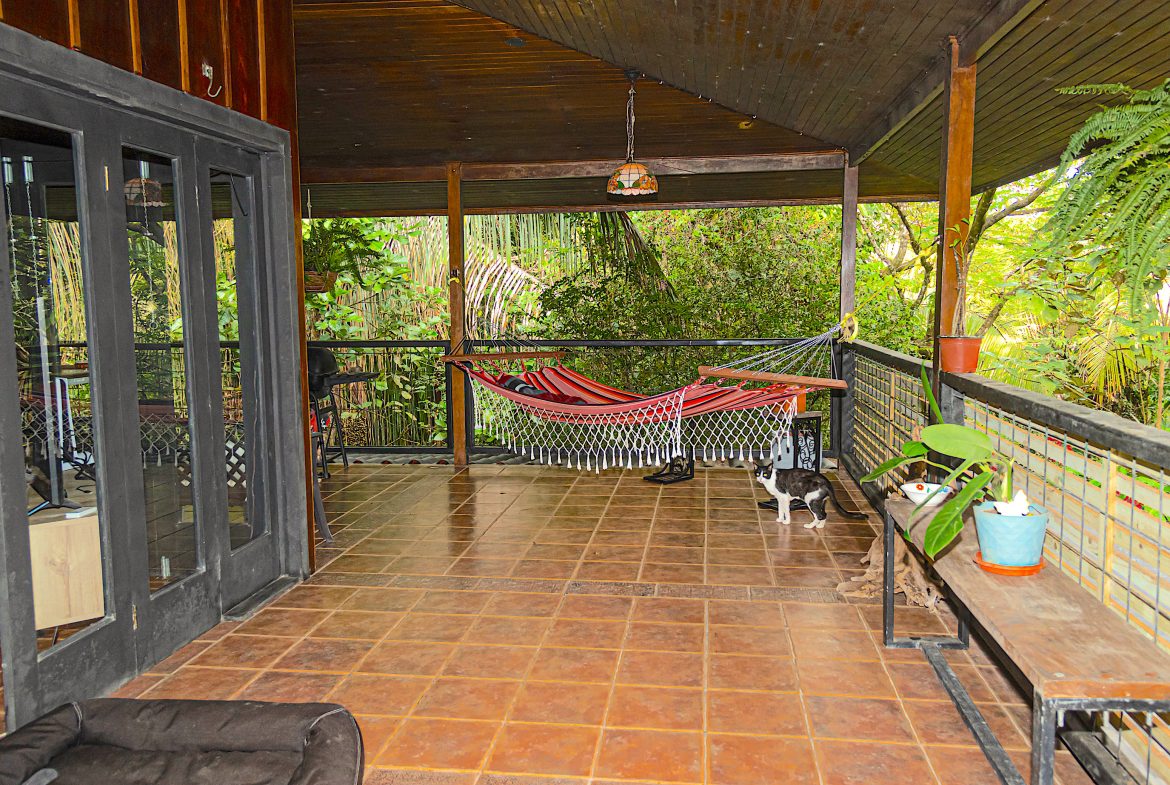 INVESTMENT PROPERTY HOME WITH CHALETS – CABINAS AND A STUDIO IN MANUEL ANTONIO – 2.86 ACRES