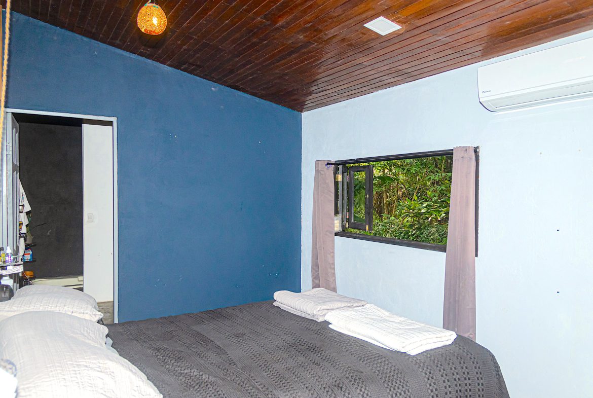 INVESTMENT PROPERTY HOME WITH CHALETS – CABINAS AND A STUDIO IN MANUEL ANTONIO – 2.86 ACRES