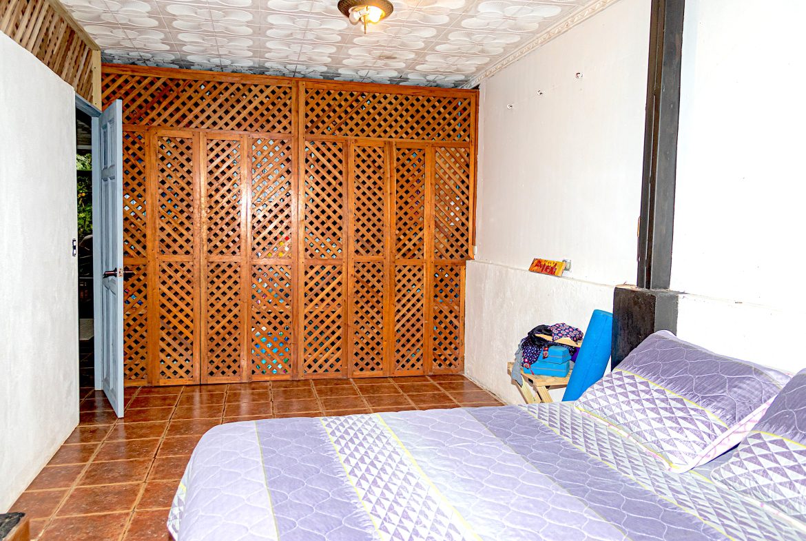 INVESTMENT PROPERTY HOME WITH CHALETS – CABINAS AND A STUDIO IN MANUEL ANTONIO – 2.86 ACRES