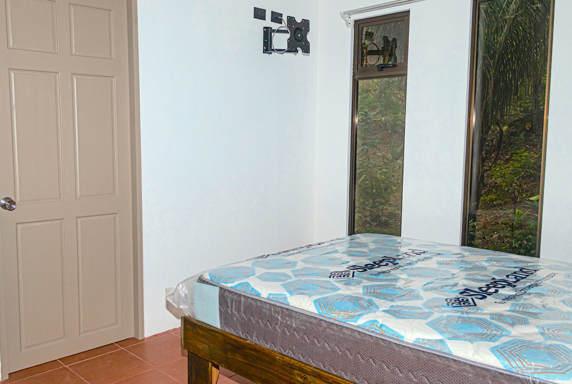 INVESTMENT PROPERTY HOME WITH CHALETS – CABINAS AND A STUDIO IN MANUEL ANTONIO – 2.86 ACRES
