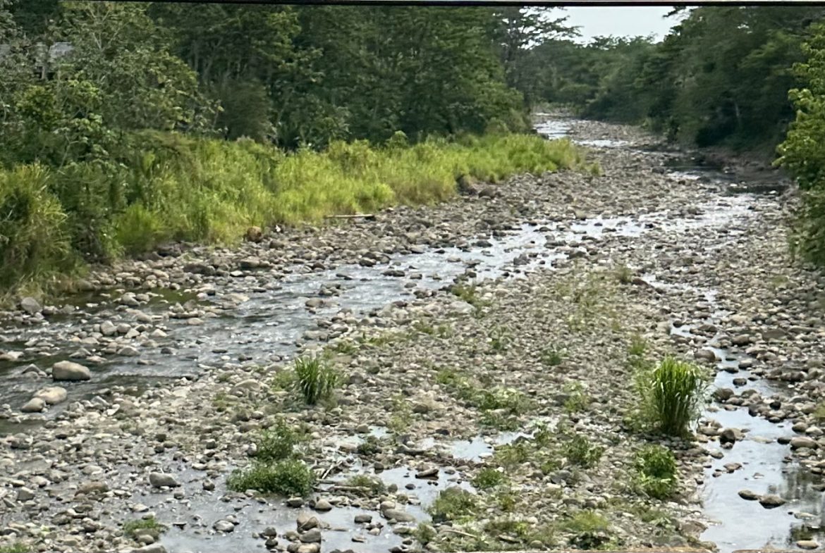 PRIME HIGH-PROFILE COMMERCIAL LAND – CORNER LOT – WITH RIVER FRONTAGE – 1.33 ACRES
